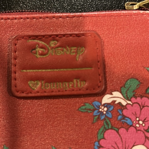 Disney’s loungefly rare find Mushu coin purse - Picture 2 of 9